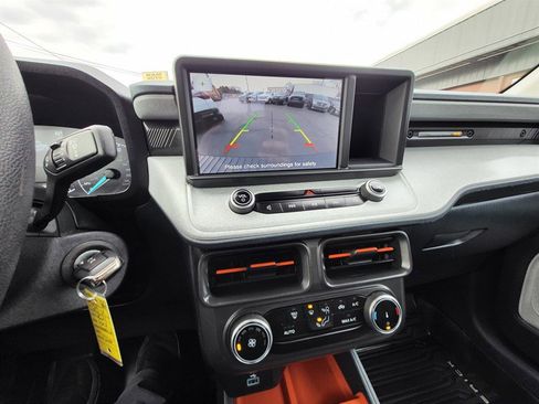 Used 2023 Ford Maverick XLT image 13