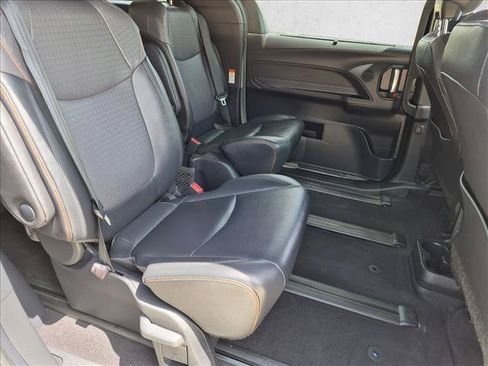 Used 2021 Toyota Sienna XSE w/ XSE Plus Package FWD image 21