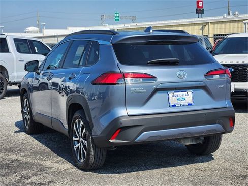 Used 2023 Toyota Corolla Cross XLE image 7