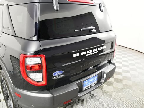 Used 2021 Ford Bronco Sport Outer Banks w/ Outer Banks Package (96D) image 15