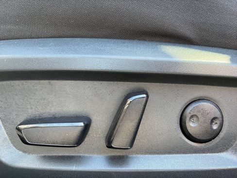Used 2025 Nissan Rogue SV AWD/4WD image 22