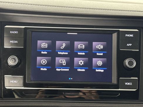 Used 2024 Volkswagen Jetta SE w/ Panoramic Sunroof Package image 22