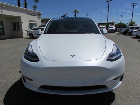 Used 2021 Tesla Model Y Long Range AWD/4WD image 3