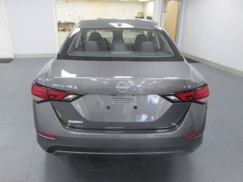 Used 2024 Nissan Sentra SV FWD image 6