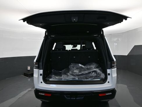 Used 2024 Jeep Grand Wagoneer Series II w/ Quick Order Packagew 28T image 40