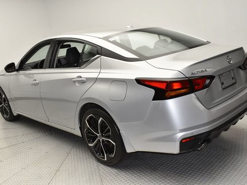 Used 2025 Nissan Altima 2.5 SR FWD image 7