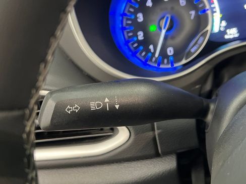 Used 2025 Chrysler Pacifica Select FWD image 57