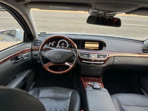 Used 2012 Mercedes-Benz S 550 S 550 4MATIC Sedan 4D image 25