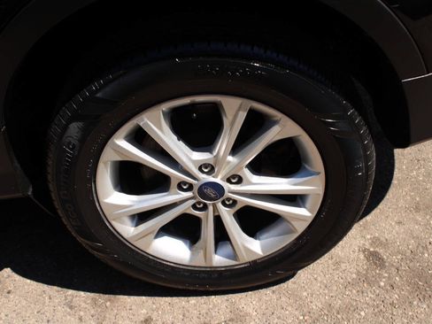 Used 2017 Ford Escape SE AWD/4WD image 39