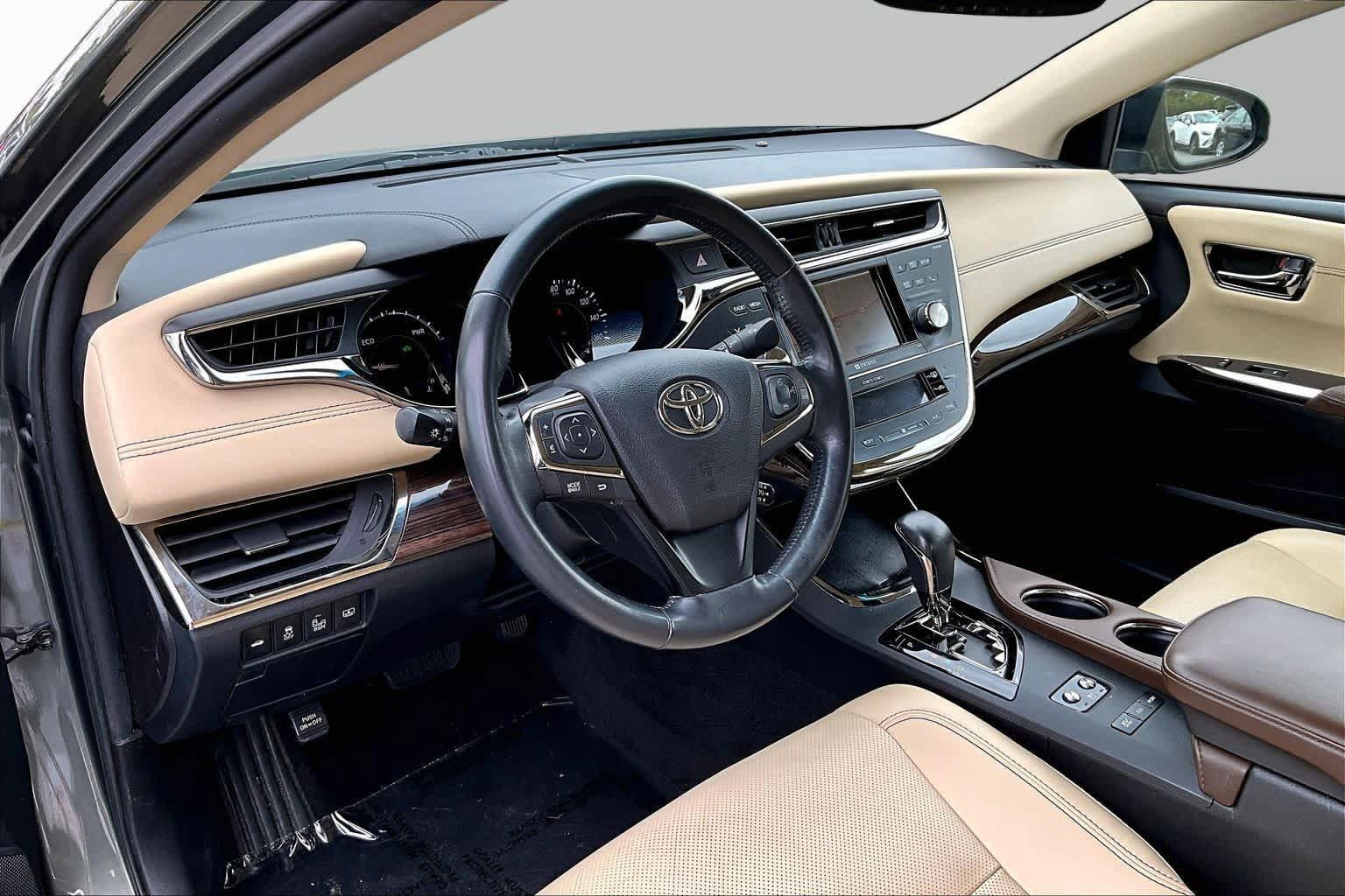 Used 2014 Toyota Avalon Limited FWD image 18
