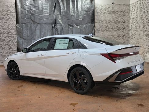 New 2026 Hyundai Elantra SEL Sport Premium FWD image 4