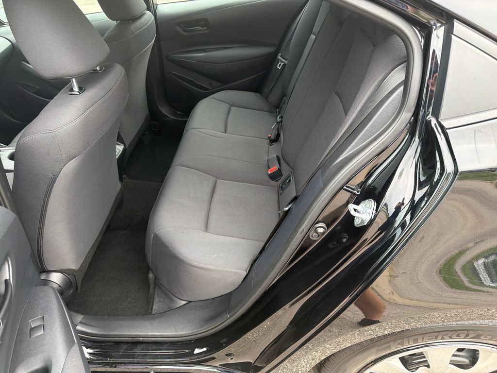 Used 2025 Toyota Corolla LE FWD image 8