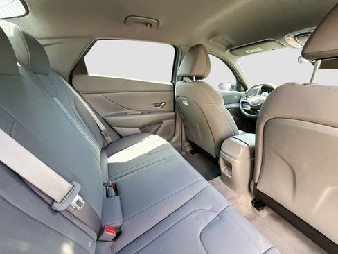 Used 2024 Hyundai Elantra SEL image 26