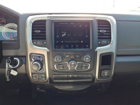 Used 2019 RAM 1500 Classic SLT w/ Luxury Group AWD/4WD image 9
