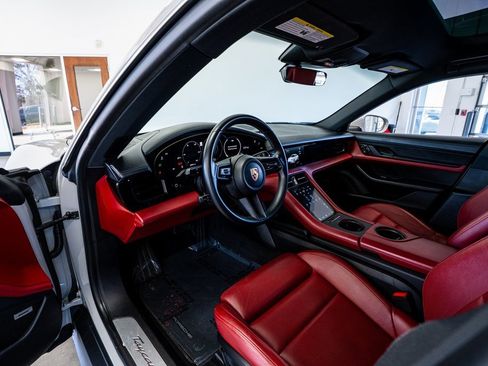 Used 2021 Porsche Taycan 4S image 31