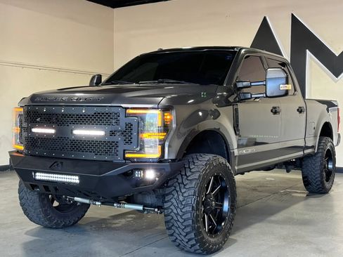 Used 2017 Ford F250 XLT w/ XLT Value Package AWD/4WD image 1