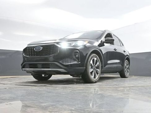 Used 2024 Ford Escape Platinum AWD/4WD image 48