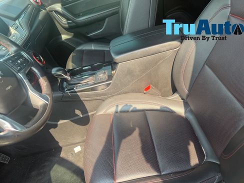 Used 2021 Chevrolet Blazer RS w/ Enhanced Convenience Package FWD image 6