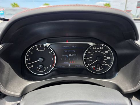 Used 2024 Nissan Altima 2.5 SR FWD image 16