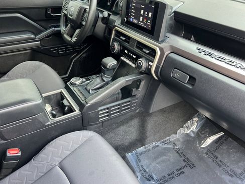 Certified 2025 Toyota Tacoma SR5 image 15