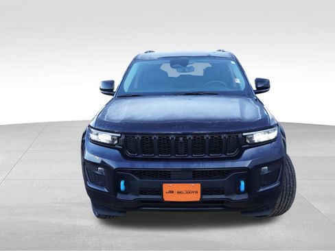 Used 2023 Jeep Grand Cherokee 30th Anniversary AWD/4WD image 12