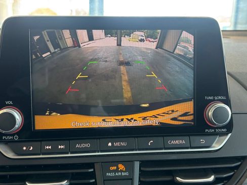 Used 2025 Nissan Altima 2.5 SV FWD image 25