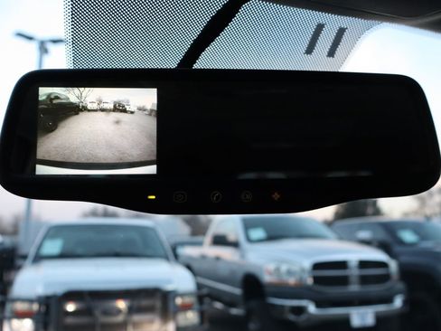 Used 2011 GMC Yukon SLT w/ SLT-2 Equipment Package image 38