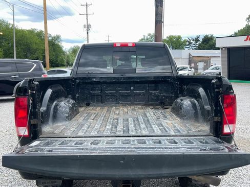 Used 2016 RAM 2500 SLT w/ Black Appearance Group AWD/4WD image 6