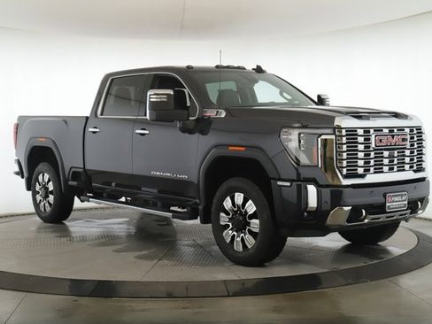 Used 2025 GMC Sierra 2500 Denali w/ Denali Reserve Package image 2