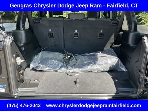 Used 2024 Jeep Wrangler Unlimited w/ Convenience Group AWD/4WD image 20