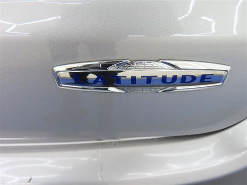 Used 2019 Jeep Compass Latitude image 13