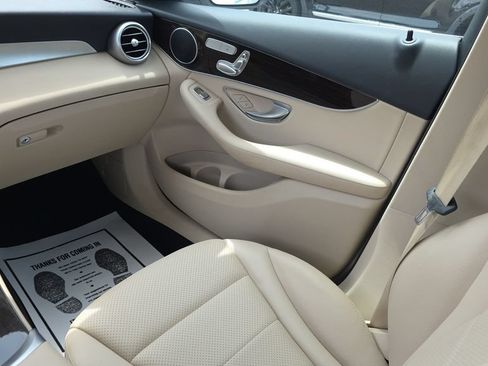Used 2022 Mercedes-Benz GLC 300 image 28