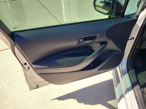 Used 2025 Toyota Corolla LE FWD image 18