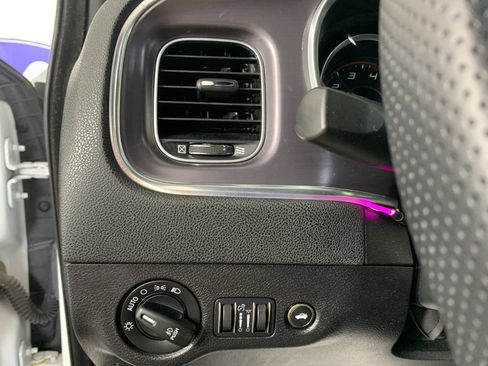 Used 2016 Dodge Charger R/T Scat Pack w/ Beats Audio Group RWD image 16