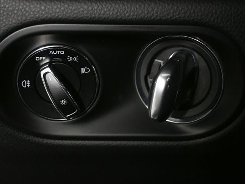 Used 2024 Porsche Macan S w/ Premium Plus Package image 9