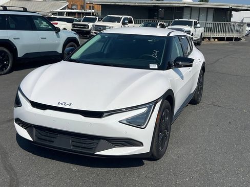 Certified 2025 Kia EV6 Light RWD image 3