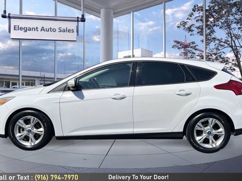 Used 2017 Ford Focus SE FWD image 8