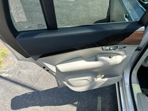 Used 2019 Volvo XC90 T6 Momentum w/ Protection Package AWD/4WD image 40