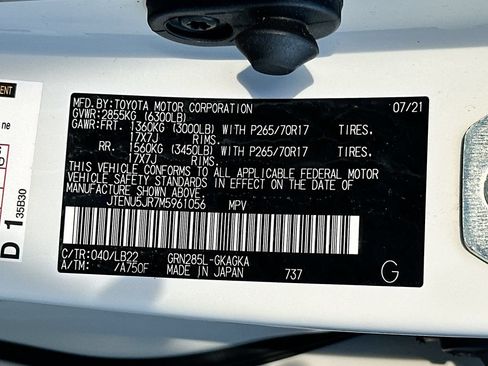 Used 2021 Toyota 4Runner SR5 Premium w/ Moonroof Package AWD/4WD image 27
