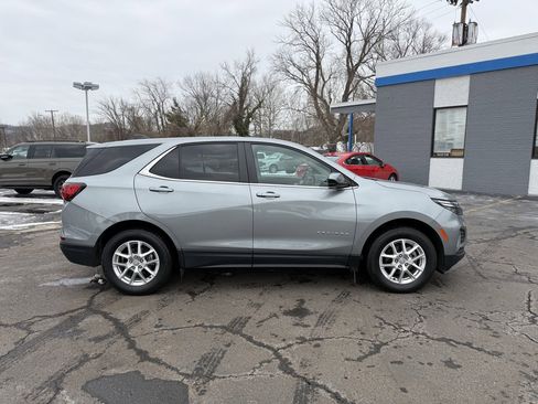 Used 2023 Chevrolet Equinox LT w/ Driver Convenience Package image 8