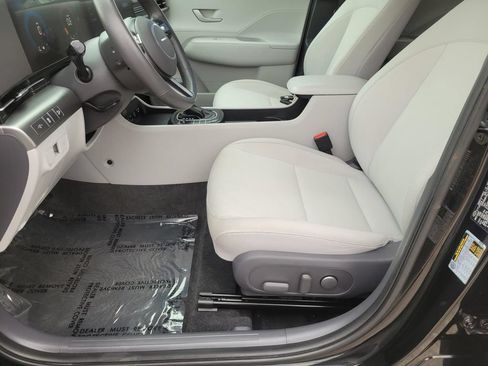 Used 2025 Hyundai Kona SEL FWD image 16