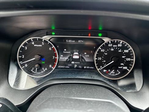 Used 2025 Nissan Rogue SV image 23