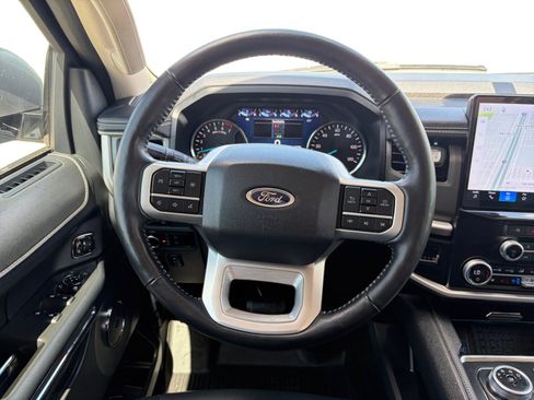 Used 2024 Ford Expedition XLT RWD image 13
