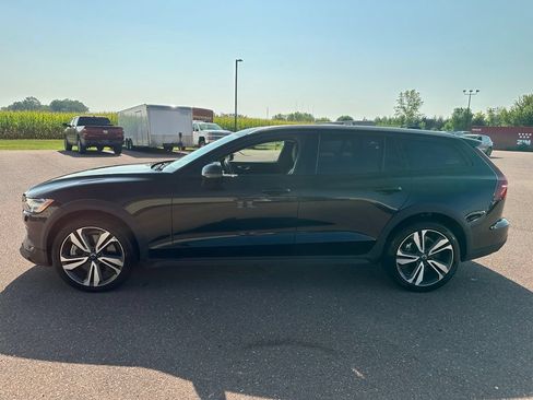 Used 2025 Volvo V60 B5 Cross Country Plus AWD/4WD image 36