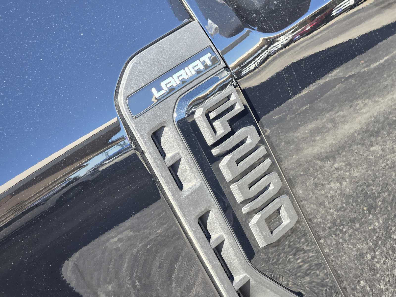 Used 2023 Ford F250 Lariat w/ Lariat Ultimate Package AWD/4WD image 10