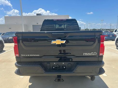 Used 2025 Chevrolet Silverado 2500 High Country w/ High Country Premium Package AWD/4WD image 7