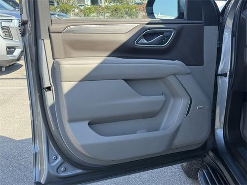 Used 2021 GMC Yukon XL SLT w/ SLT Premium Package image 34