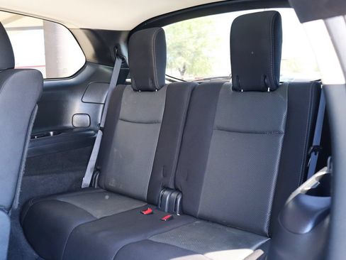 Used 2020 Nissan Pathfinder S FWD image 31