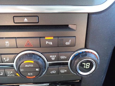 Used 2011 Land Rover LR4 HSE LUX image 24