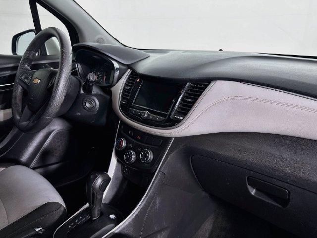 Used 2021 Chevrolet Trax LS w/ Tint and Cruise Package FWD image 26